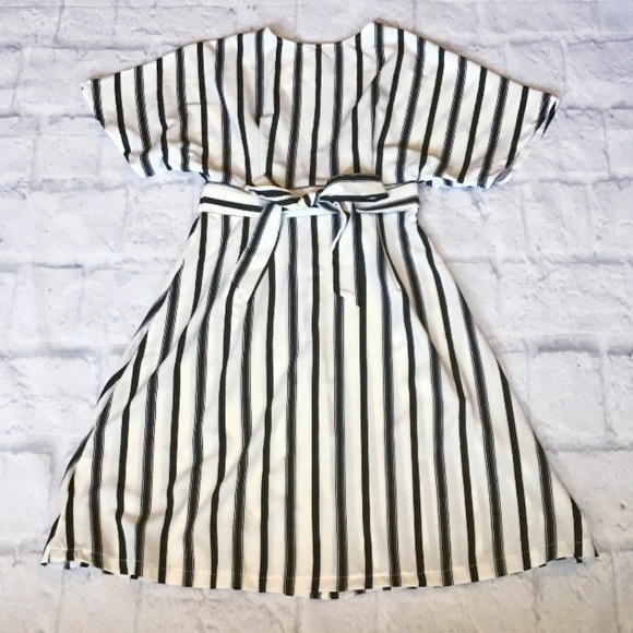 LAST ONE❗CHARLOTTE RUSSE Kimono Striped Midi Dress - Picture 7 of 8